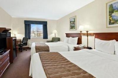 фото отеля Baymont Inn and Suites Concord Mentor