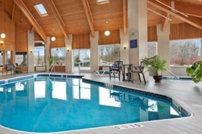 фото отеля Baymont Inn and Suites Concord Mentor