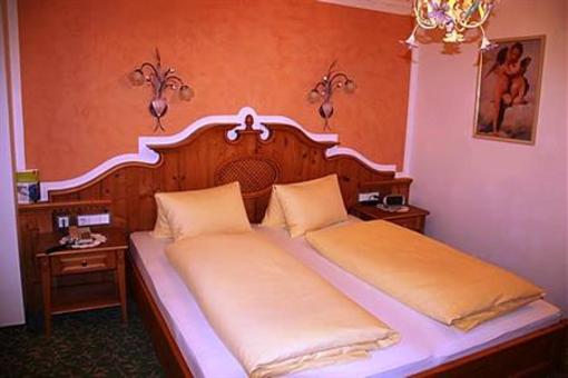фото отеля Hotel Garni Huttl Bernd