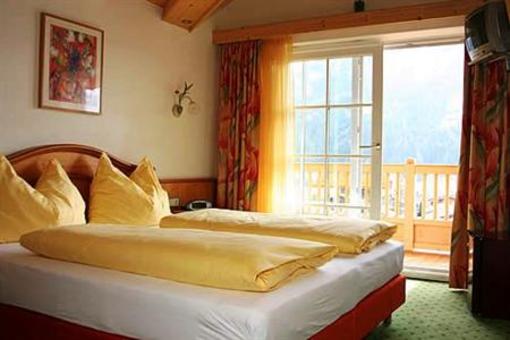 фото отеля Hotel Garni Huttl Bernd