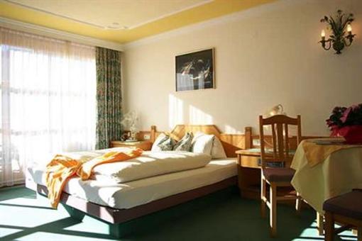 фото отеля Hotel Garni Huttl Bernd