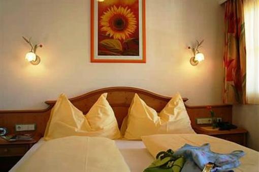 фото отеля Hotel Garni Huttl Bernd