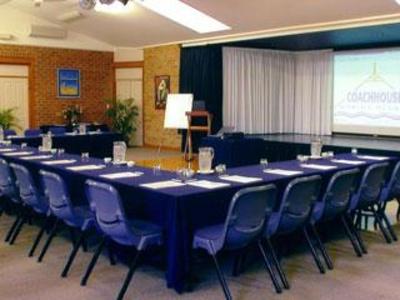 фото отеля Coachhouse Marina Resort