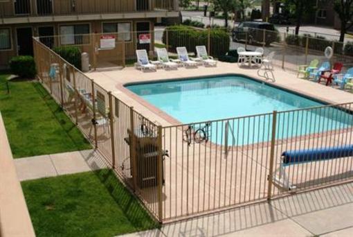 фото отеля Affordable Inn Denver West Wheat Ridge