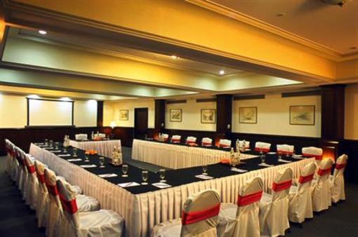 фото отеля The Manu Maharani Hotel Nainital