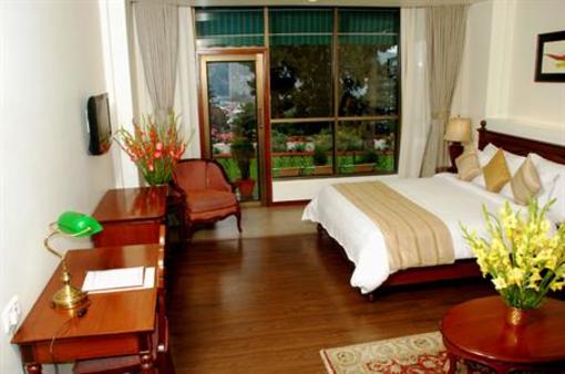 фото отеля The Manu Maharani Hotel Nainital