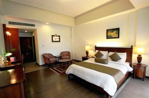 фото отеля The Manu Maharani Hotel Nainital