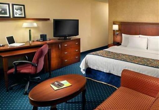 фото отеля Courtyard by Marriott Savannah Midtown