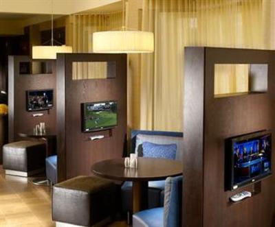 фото отеля Courtyard by Marriott Savannah Midtown