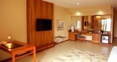 фото отеля Harbour View Suites