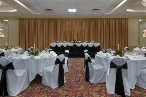 фото отеля Hilton Oak Lawn