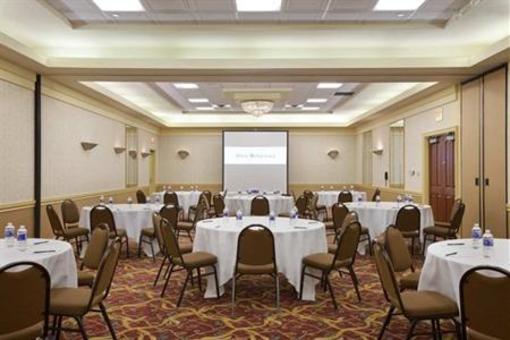 фото отеля Hilton Oak Lawn