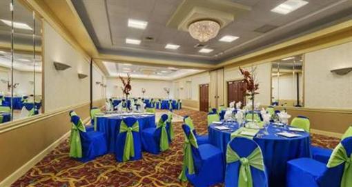 фото отеля Hilton Oak Lawn