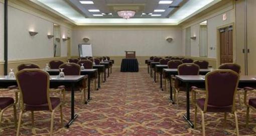 фото отеля Hilton Oak Lawn