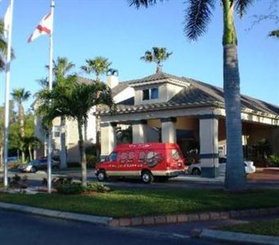 фото отеля Baymont Inn & Suites Fort Myers Airport