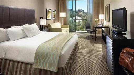 фото отеля Doubletree Club Hotel San Diego