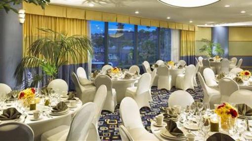 фото отеля Doubletree Club Hotel San Diego