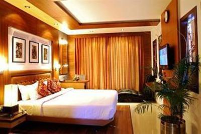 фото отеля Goldfinch Hotel Mangalore