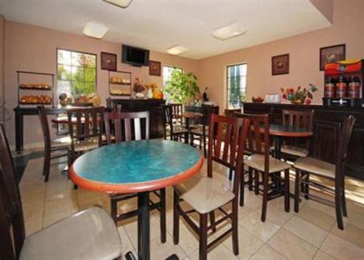 фото отеля Comfort Inn & Suites Airport
