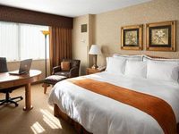 Crowne Plaza Minneapolis West