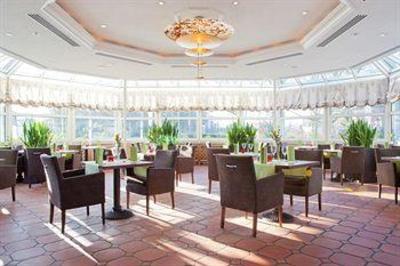 фото отеля Park Inn by Radisson Lubeck Hotel