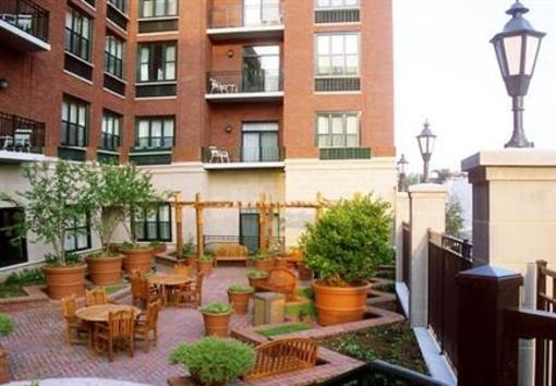 фото отеля Courtyard Hotel Downtown Savannah (Georgia)