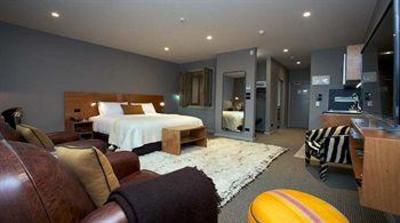 фото отеля King and Queen Hotel Suites