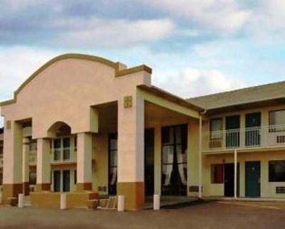 фото отеля Super 8 Motel Heth