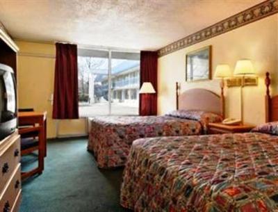 фото отеля Super 8 Motel Heth