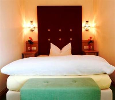 фото отеля Gartenhotel Salzach
