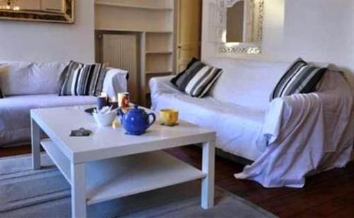 фото отеля Poteau Apartment