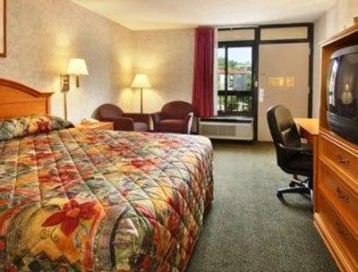 фото отеля Ramada Hotel Perryville
