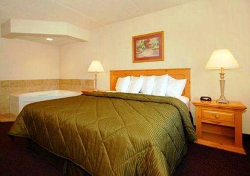 фото отеля Comfort Inn & Suites Jackson (Wisconsin)