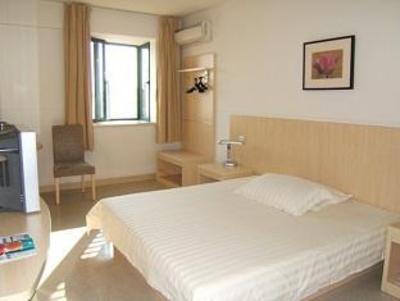 фото отеля Jinjiang Inn Shanghai Baoshan Shengqiao