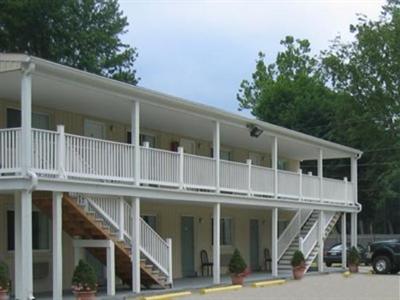 фото отеля Red Carpet Inn New Milford (Connecticut)
