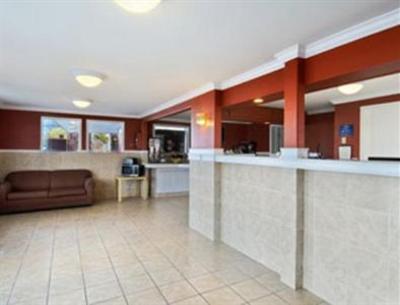 фото отеля Travelodge Port of Tacoma WA