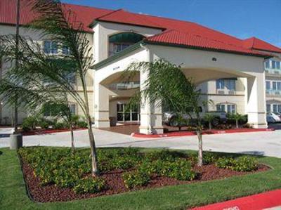 фото отеля La Quinta Inn & Suites Mercedes