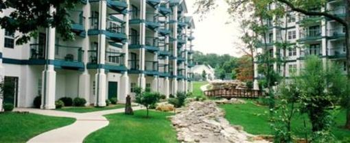 фото отеля Surrey Inn