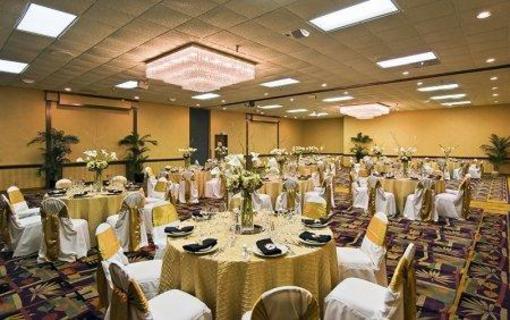 фото отеля Radisson Suites Hotel Covina