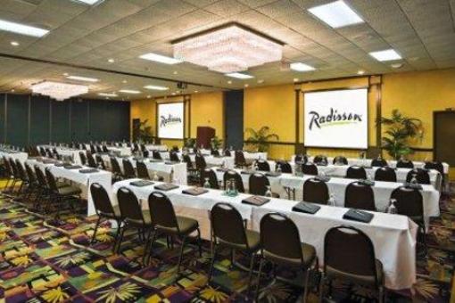 фото отеля Radisson Suites Hotel Covina