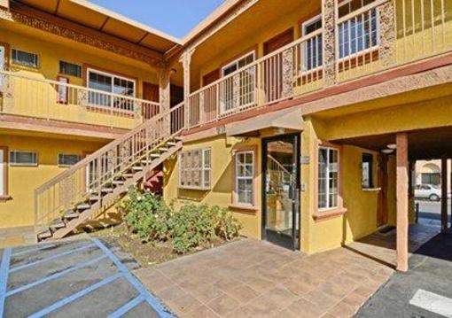 фото отеля Rodeway Inn & Suites Rosemead