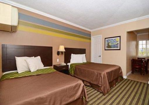 фото отеля Rodeway Inn & Suites Rosemead