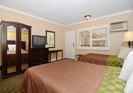 фото отеля Rodeway Inn & Suites Rosemead