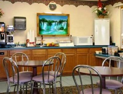 фото отеля Days Inn Racine Sturtevant