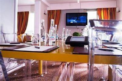 фото отеля Ampere Hotel