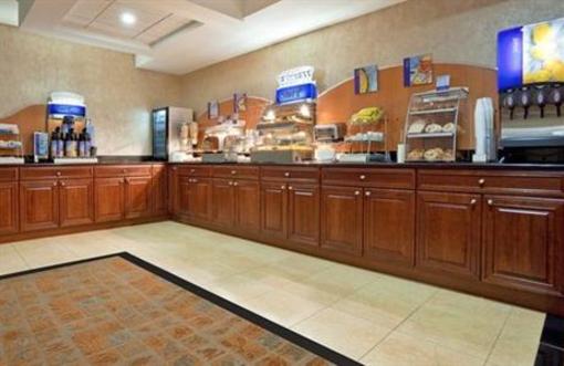 фото отеля Holiday Inn Express Hotel & Suites North East (Pennsylvania)