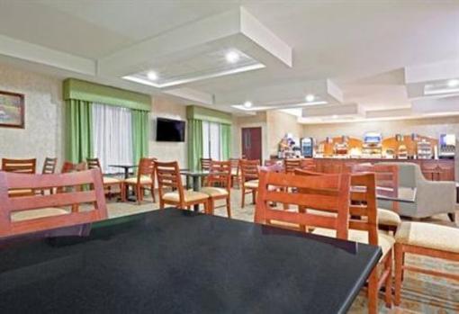 фото отеля Holiday Inn Express Hotel & Suites North East (Pennsylvania)