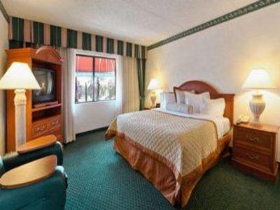 фото отеля Wyndham El Paso Airport