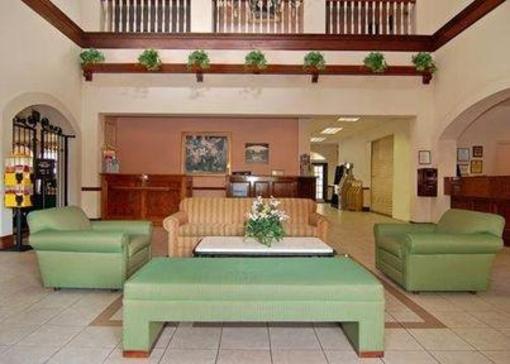 фото отеля Quality Suites Near Orange County Convention Center