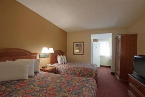 фото отеля Quality Suites Near Orange County Convention Center